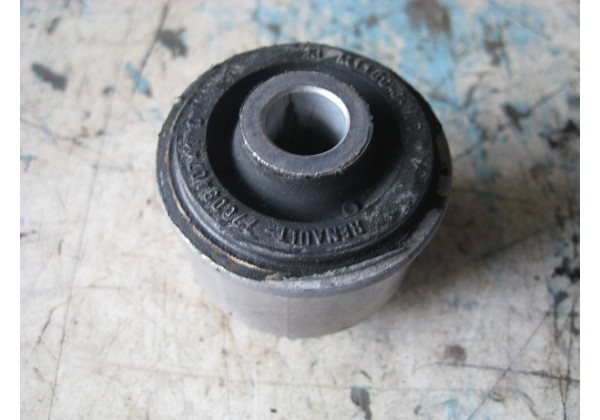 Сайлентблок ричага Renault 19, Megane, Scenic, 7700840741
